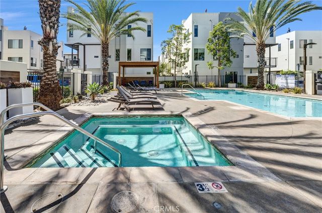 18 Ebb Tide, Newport Beach, CA 92663