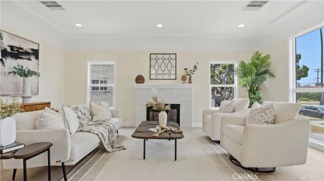 5513 S Mullen, Los Angeles, CA 90043