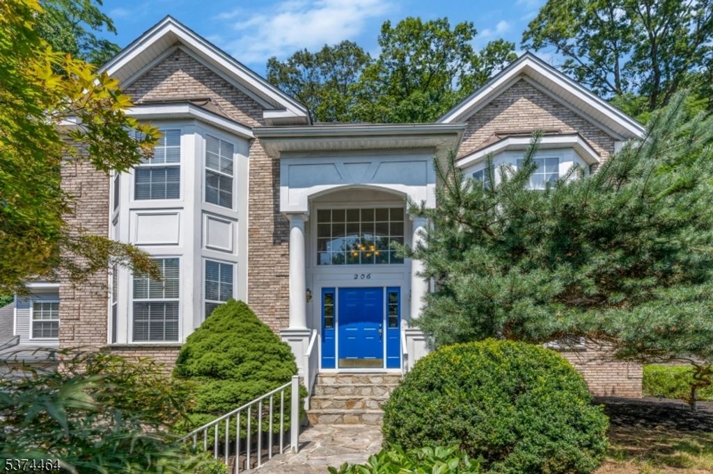 206 W End Ave, Green Brook Twp., NJ 08812