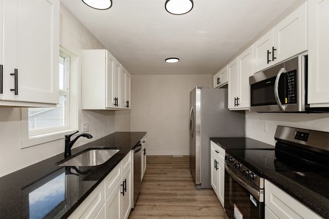 1310 E Ovid Avenue, Des Moines, IA 50316