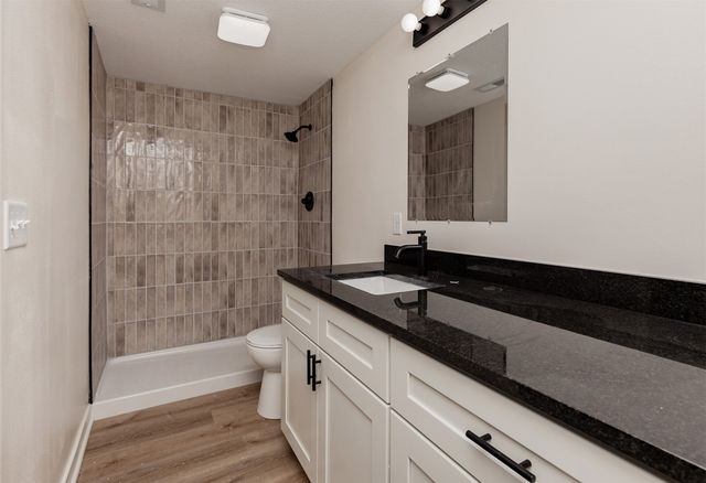 1310 E Ovid Avenue, Des Moines, IA 50316