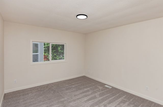 1310 E Ovid Avenue, Des Moines, IA 50316