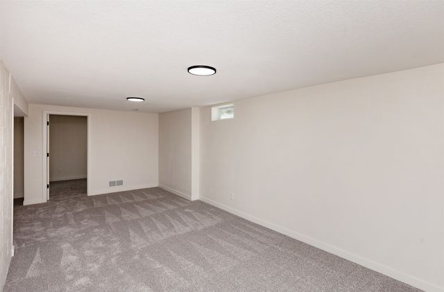 1310 E Ovid Avenue, Des Moines, IA 50316