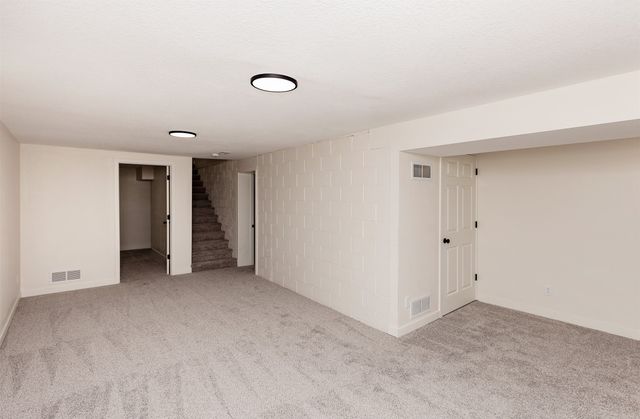 1310 E Ovid Avenue, Des Moines, IA 50316