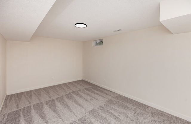 1310 E Ovid Avenue, Des Moines, IA 50316