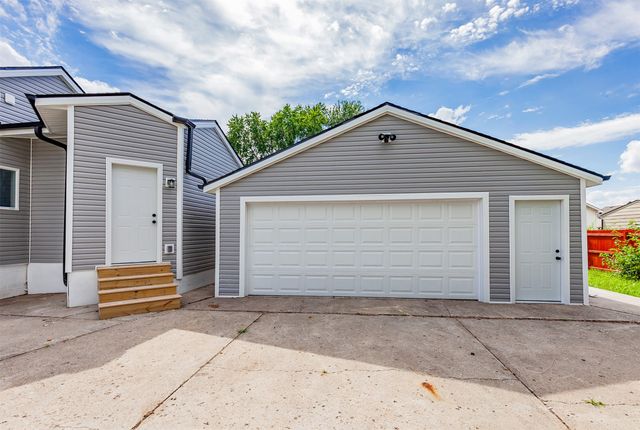 1310 E Ovid Avenue, Des Moines, IA 50316