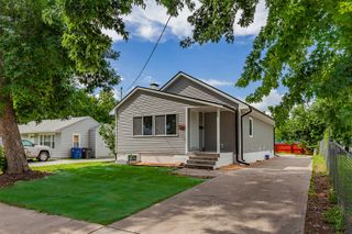 1310 E Ovid Avenue, Des Moines, IA 50316