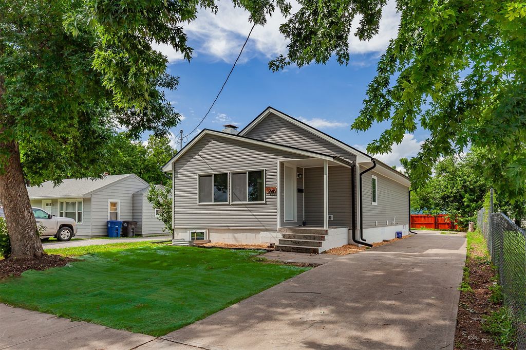 1310 E Ovid Avenue, Des Moines, IA 50316