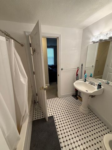 190 L St 2, Boston, MA 02127