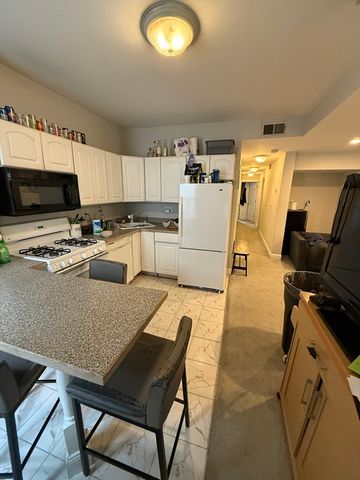 190 L St 2, Boston, MA 02127