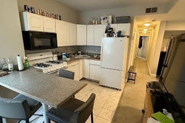 190 L St 2, Boston, MA 02127