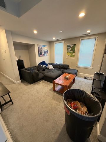 190 L St 2, Boston, MA 02127