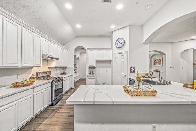 2010 Lincoln Crest Way, Sugar Land, TX 77498