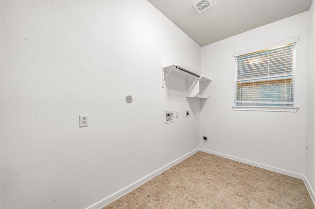 2010 Lincoln Crest Way, Sugar Land, TX 77498