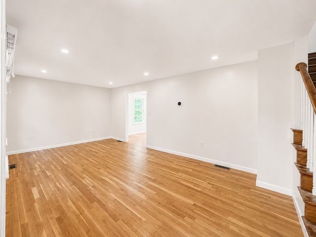 225 River Rd, Tewksbury, MA 01876