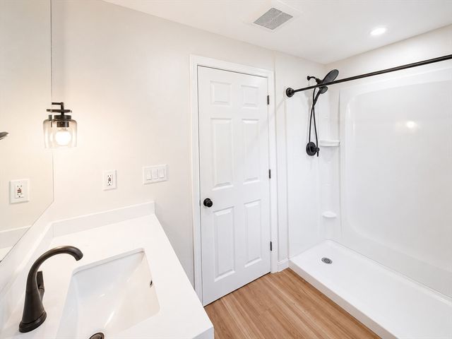 225 River Rd, Tewksbury, MA 01876