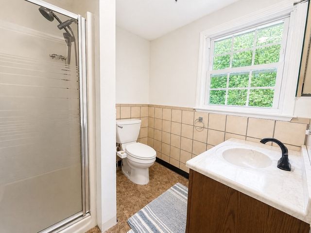 225 River Rd, Tewksbury, MA 01876