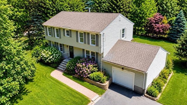 225 River Rd, Tewksbury, MA 01876