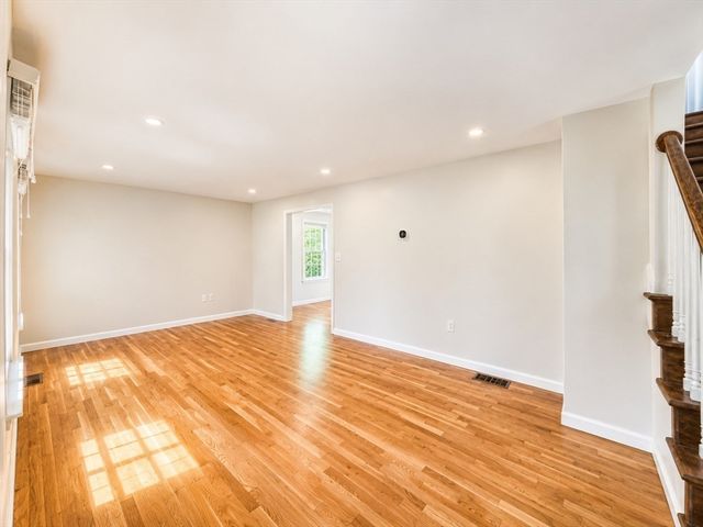 225 River Rd, Tewksbury, MA 01876