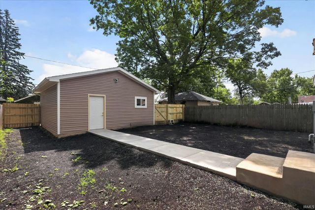 1026 Clover Street, South Bend, IN 46615