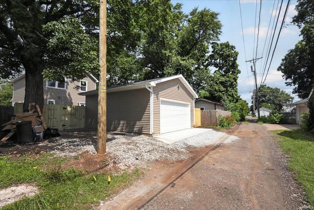 1026 Clover Street, South Bend, IN 46615