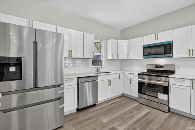 1026 Clover Street, South Bend, IN 46615