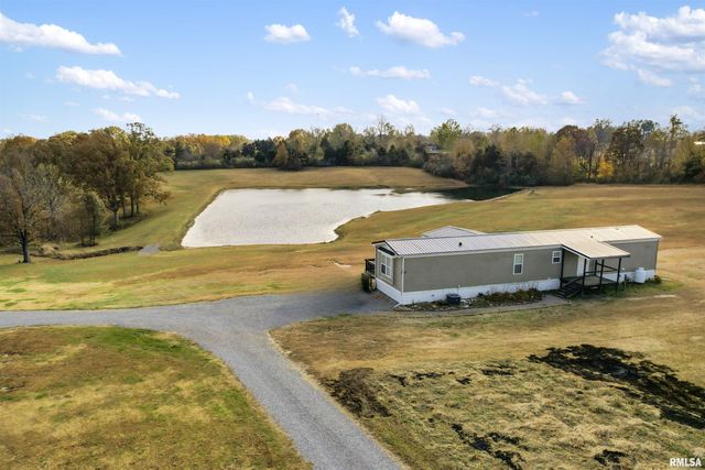 221 E Gore Street, Goreville, IL 62939