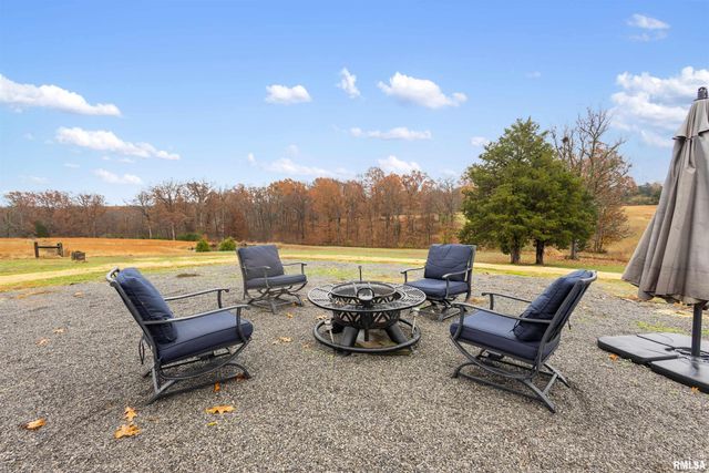 221 E Gore Street, Goreville, IL 62939