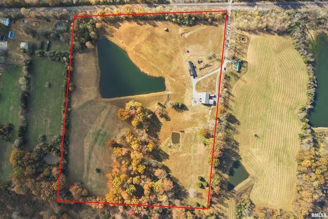 221 E Gore Street, Goreville, IL 62939