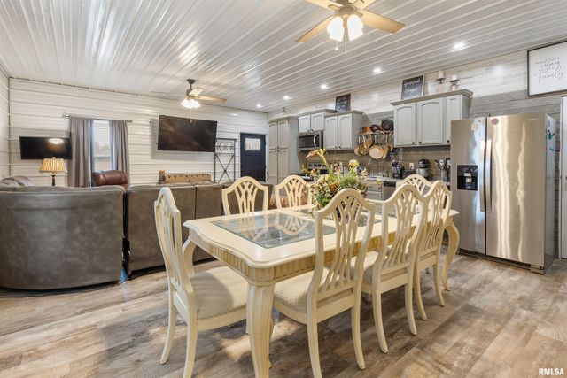 221 E Gore Street, Goreville, IL 62939