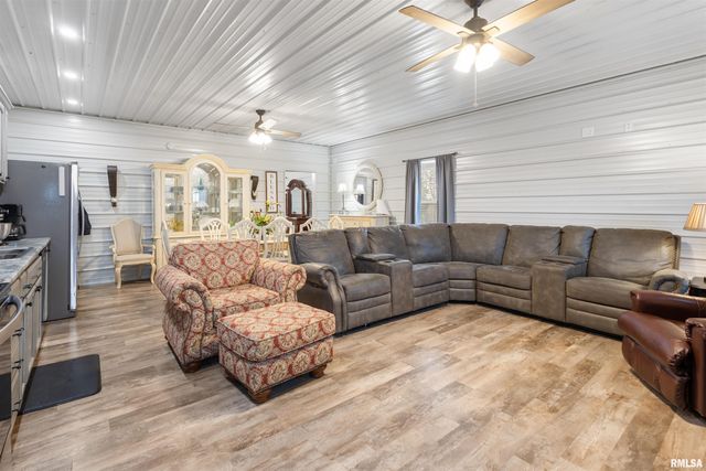 221 E Gore Street, Goreville, IL 62939