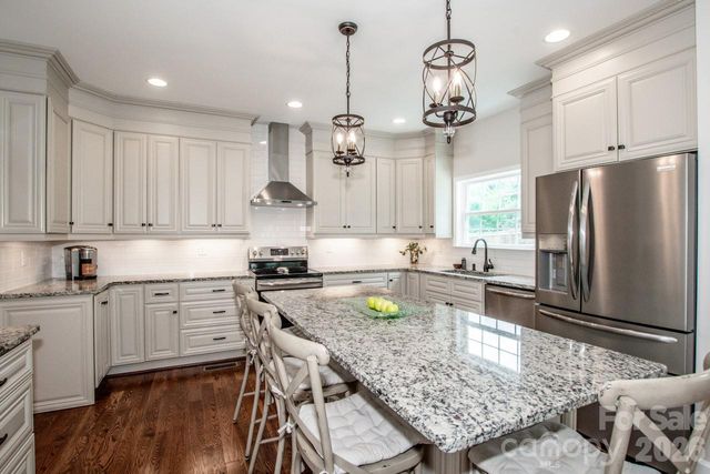 3211 Oakdale Road, Charlotte, NC 28216