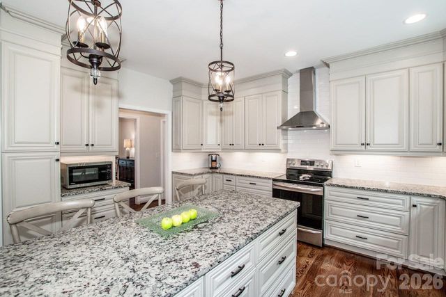 3211 Oakdale Road, Charlotte, NC 28216