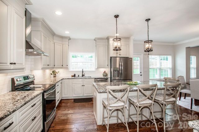 3211 Oakdale Road, Charlotte, NC 28216