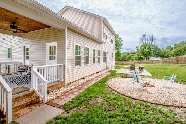 3211 Oakdale Road, Charlotte, NC 28216