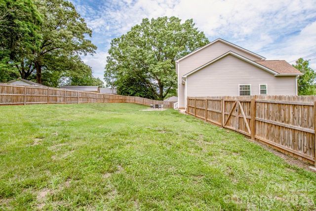 3211 Oakdale Road, Charlotte, NC 28216