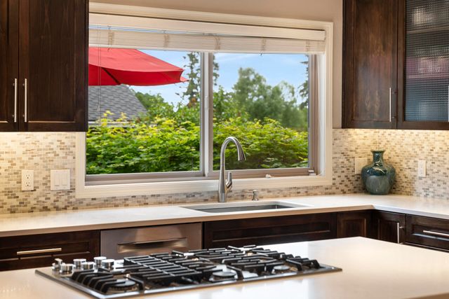 1960 Sunburst Terrace, West Linn, OR 97068
