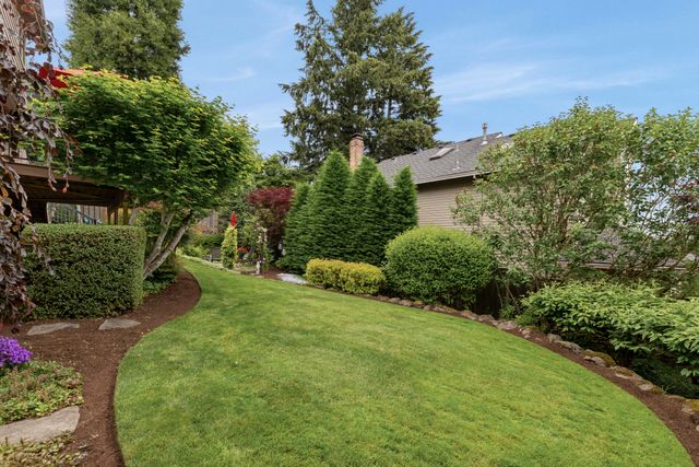 1960 Sunburst Terrace, West Linn, OR 97068