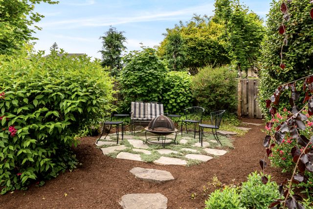 1960 Sunburst Terrace, West Linn, OR 97068