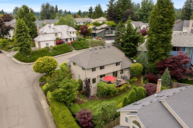 1960 Sunburst Terrace, West Linn, OR 97068