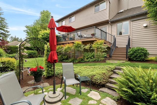 1960 Sunburst Terrace, West Linn, OR 97068