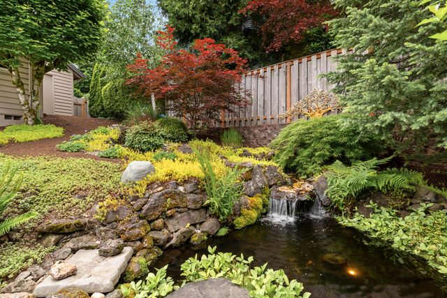 1960 Sunburst Terrace, West Linn, OR 97068