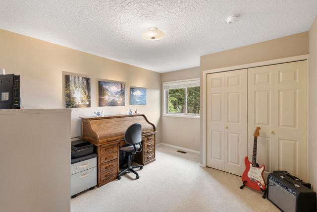 1960 Sunburst Terrace, West Linn, OR 97068