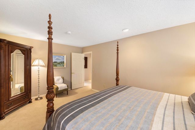 1960 Sunburst Terrace, West Linn, OR 97068