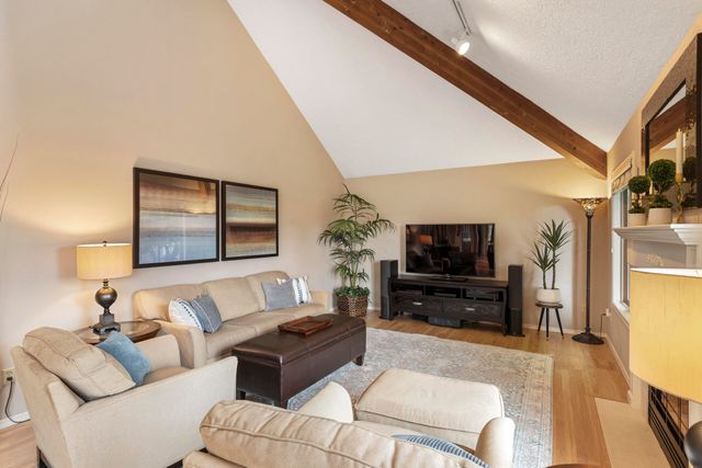 1960 Sunburst Terrace, West Linn, OR 97068