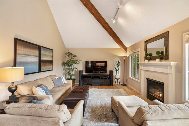 1960 Sunburst Terrace, West Linn, OR 97068