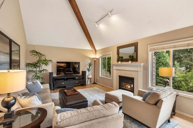 1960 Sunburst Terrace, West Linn, OR 97068