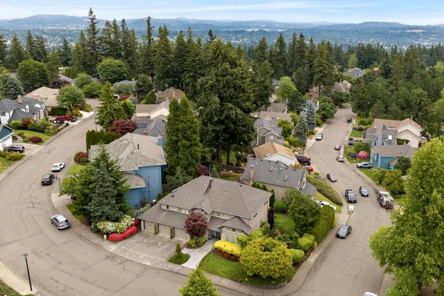 1960 Sunburst Terrace, West Linn, OR 97068