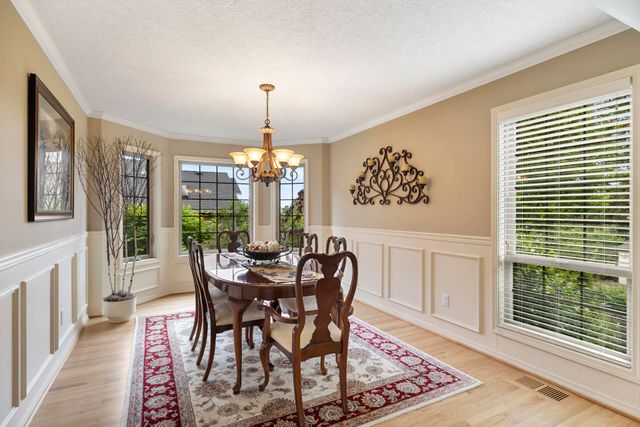 1960 Sunburst Terrace, West Linn, OR 97068
