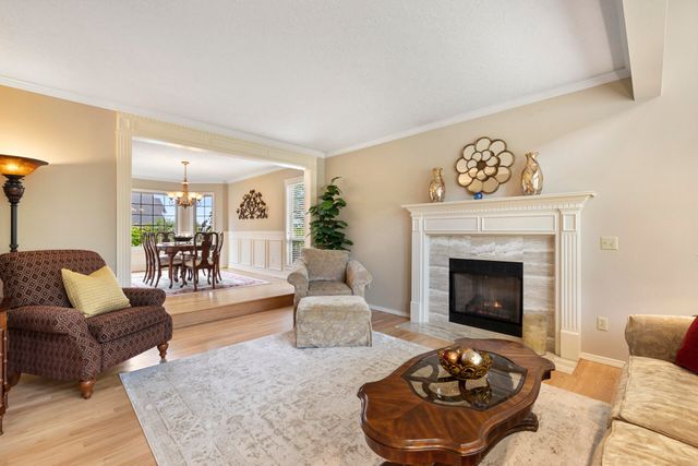 1960 Sunburst Terrace, West Linn, OR 97068